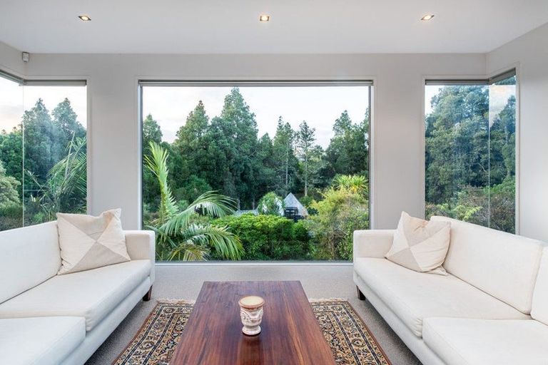 Photo of property in 10 Kahikatea Close, Campbells Bay, Auckland, 0630