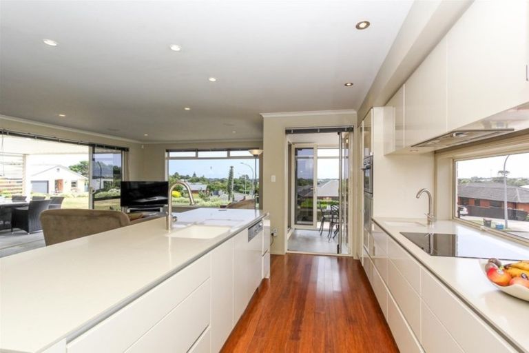 Photo of property in 46 Alberta Road, Glen Avon, New Plymouth, 4312