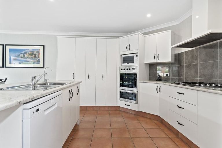 Photo of property in 40 Beachwater Drive, Papamoa Beach, Papamoa, 3118