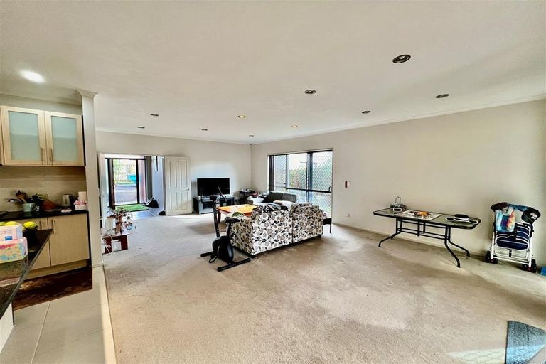 Photo of property in 27 Goh Place, Manurewa, Auckland, 2105