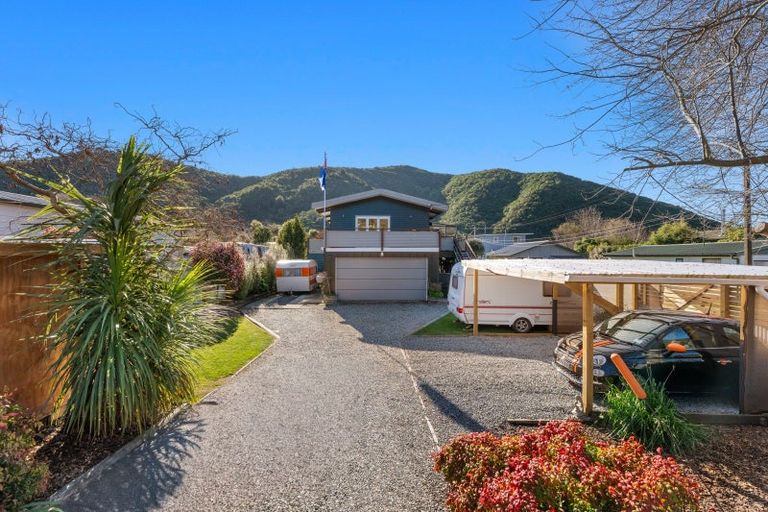 Photo of property in 14 Beach Road, Waikawa, Picton, 7220