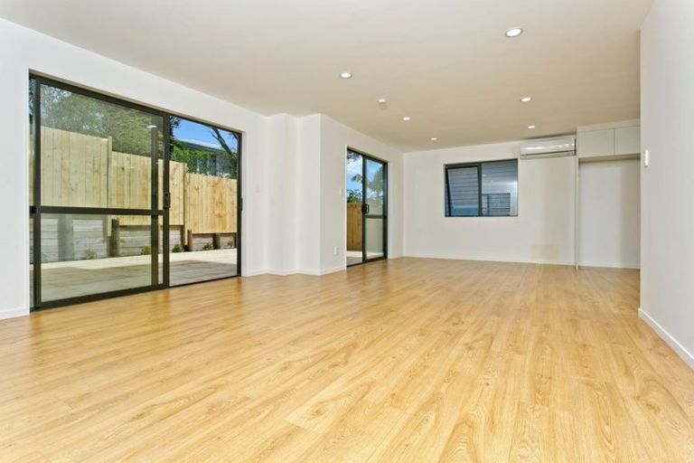 Photo of property in 62 Verran Road, Birkdale, Auckland, 0626