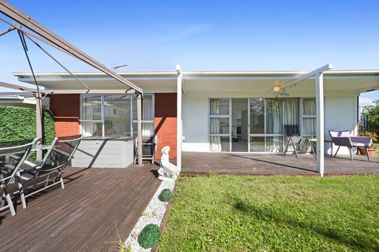 Photo of property in 1/162 Pigeon Mountain Road, Half Moon Bay, Auckland, 2012