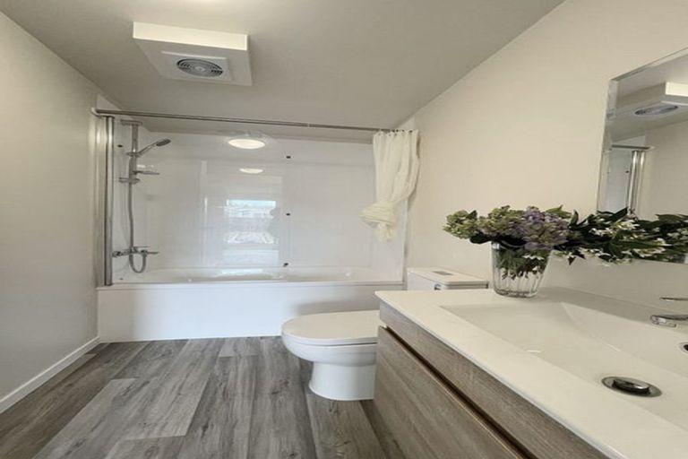 Photo of property in 338 Royal Road, Massey, Auckland, 0614