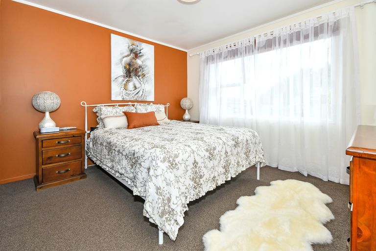 Photo of property in 19 Hazeldene Place, Opaheke, Papakura, 2113