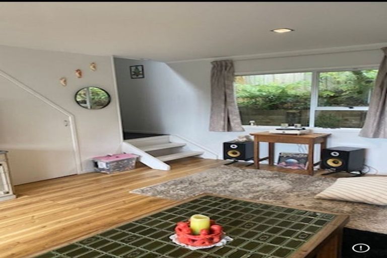 Photo of property in 19 John Road, Stanmore Bay, Whangaparaoa, 0932