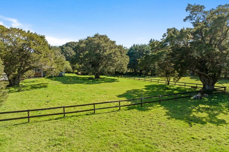 Photo of property in 1020 Ngunguru Road, Kiripaka, Whangarei, 0173