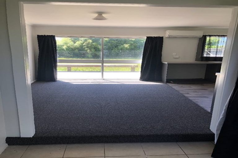 Photo of property in 11 Farnworth Avenue, Holdens Bay, Rotorua, 3010