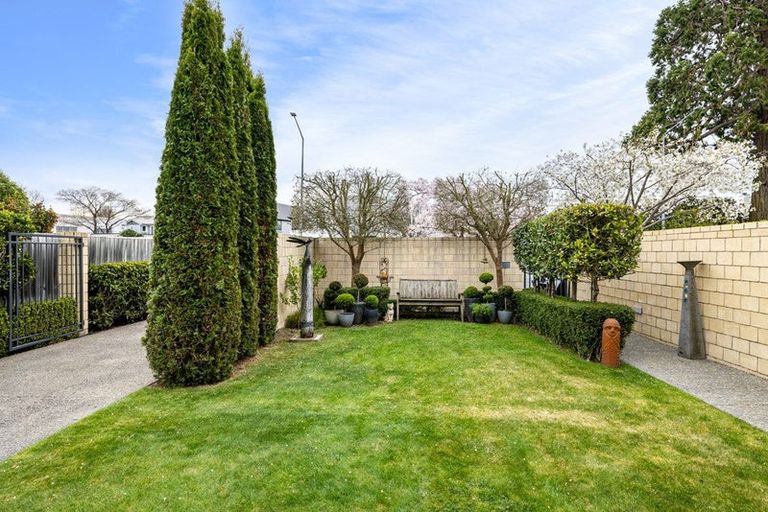 Photo of property in 54 Glandovey Road, Fendalton, Christchurch, 8052