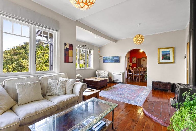 Photo of property in 18 Ngaumatau Road, Point Howard, Lower Hutt, 5013