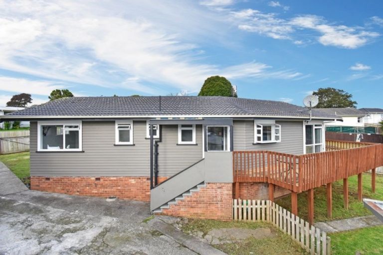 Photo of property in 3 Hobart Crescent, Wattle Downs, Auckland, 2103