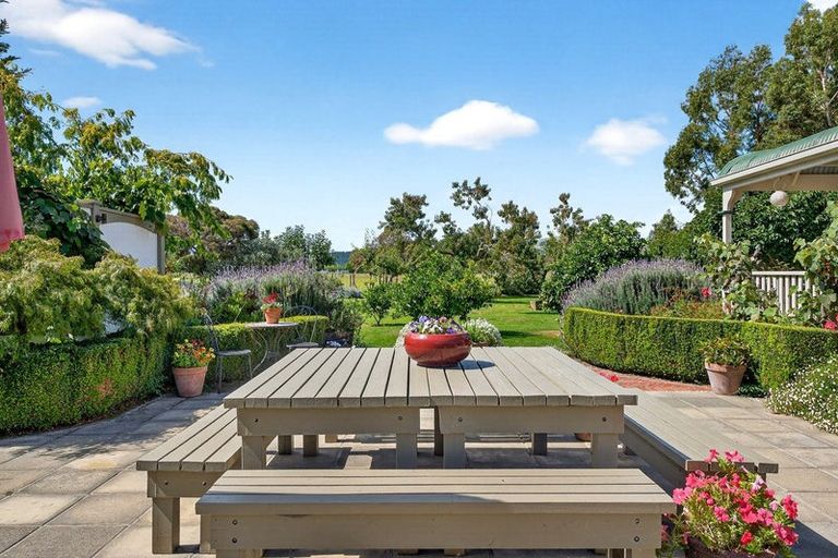 Photo of property in 41 Oxford Street, Martinborough, 5711