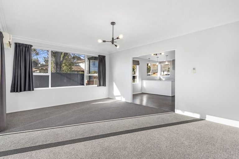 Photo of property in 2/110b Withells Road, Avonhead, Christchurch, 8042