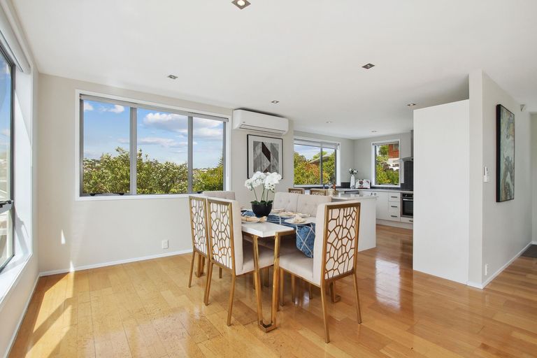 Photo of property in 4a Korotaha Terrace, Rothesay Bay, Auckland, 0630