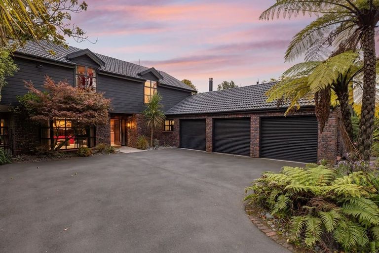 Photo of property in 5 Wood Lane, Fendalton, Christchurch, 8014