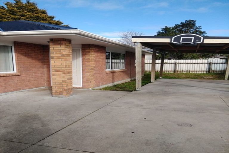 Photo of property in 2/27 Rice Crescent, Papakura, 2110