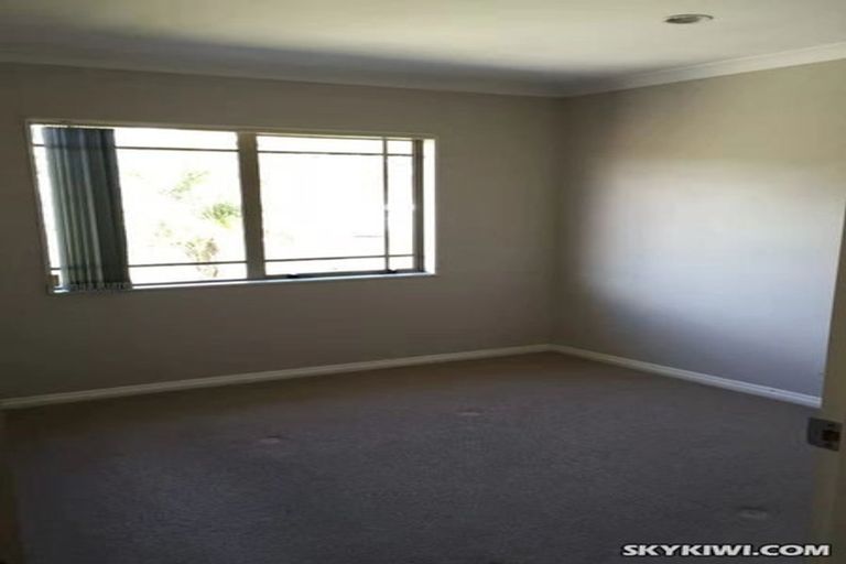 Photo of property in 35 Helvetia Drive, Browns Bay, Auckland, 0630