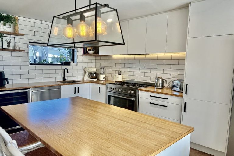 Photo of property in 36 Marion Crescent, Papamoa Beach, Papamoa, 3118