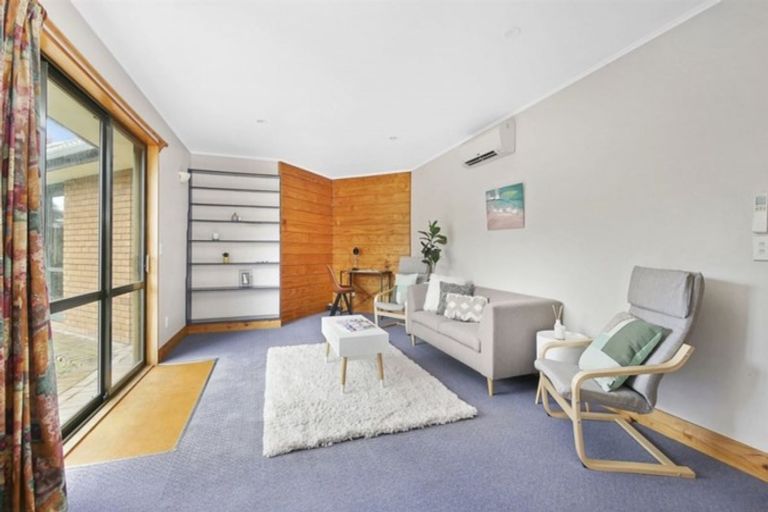 Photo of property in 36 Orlando Crescent, Waimairi Beach, Christchurch, 8083