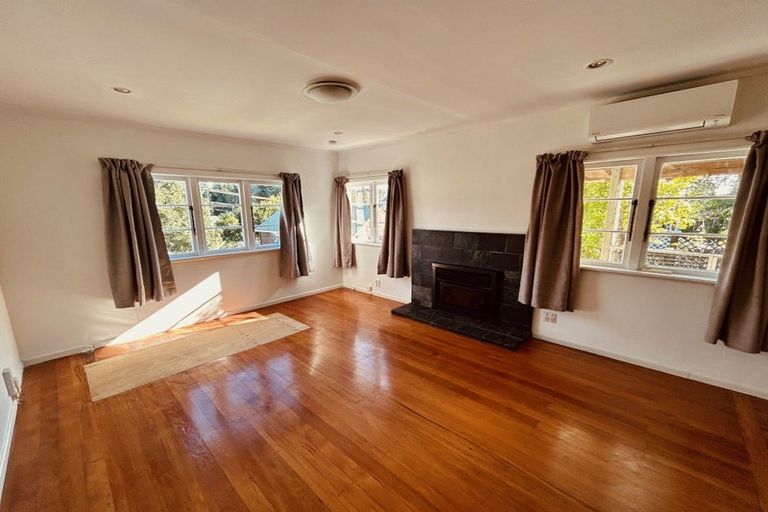 Photo of property in 79 Kaurilands Road, Titirangi, Auckland, 0604