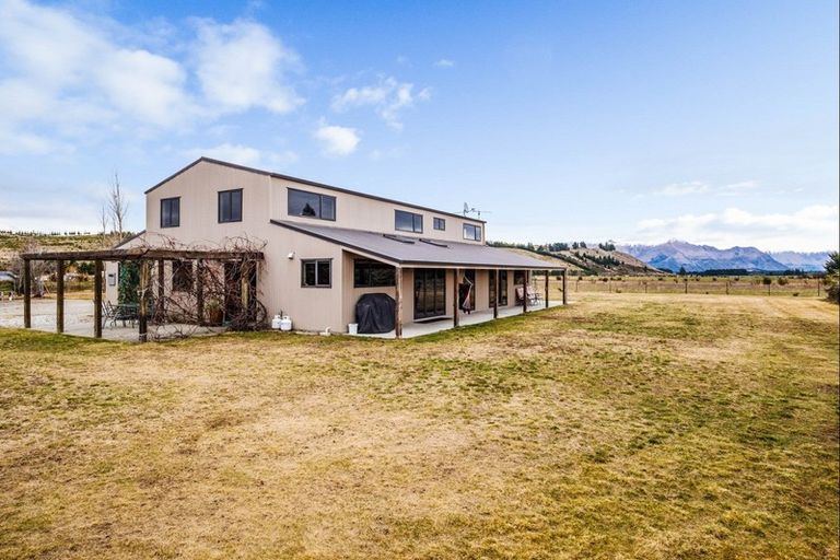 Photo of property in 92 Lachlan Avenue, Hawea Flat, Wanaka, 9382