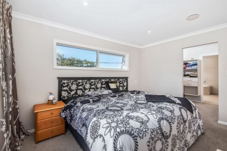 Photo of property in 21a Kenmure Avenue, Forrest Hill, Auckland, 0620