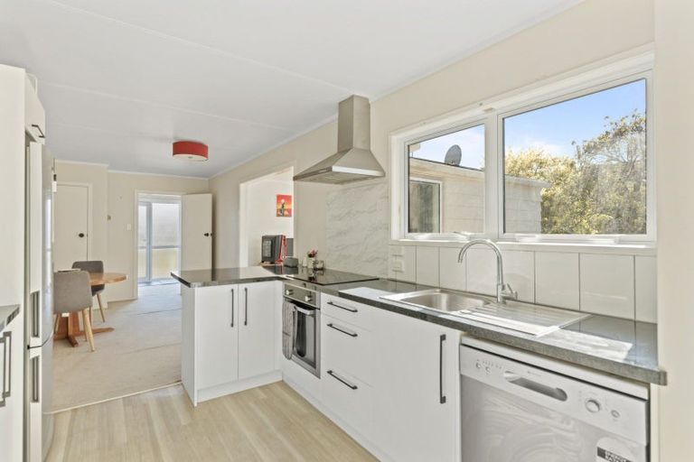 Photo of property in 8 Oleander Place, Bell Block, New Plymouth, 4312