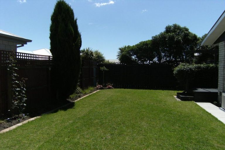 Photo of property in 2/417 Bower Avenue, Parklands, Christchurch, 8083