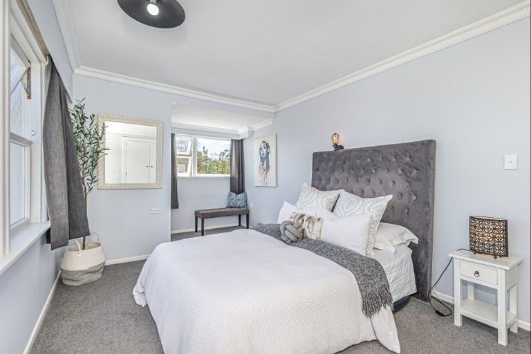 Photo of property in 35 Chester Street, Levin, 5510