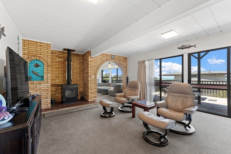 Photo of property in 12 Cooper Road, Stanmore Bay, Whangaparaoa, 0932