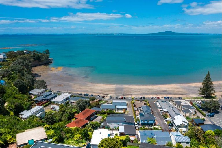 Photo of property in 1/28 Manly Esplanade, Browns Bay, Auckland, 0630