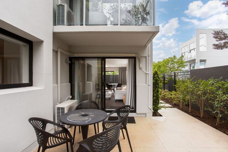 Photo of property in 2/18 Carlton Mill Road, Merivale, Christchurch, 8014