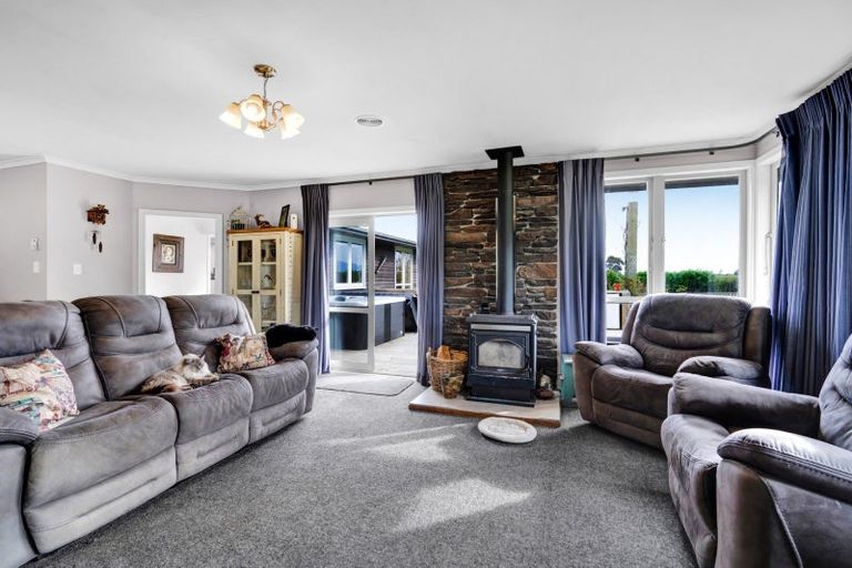 Photo of property in 5883 Mountain Road, Normanby, Hawera, 4673