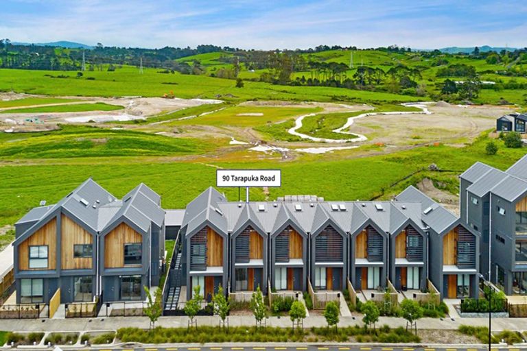 Photo of property in 90 Tarapuka Road, Westgate, Auckland, 0814