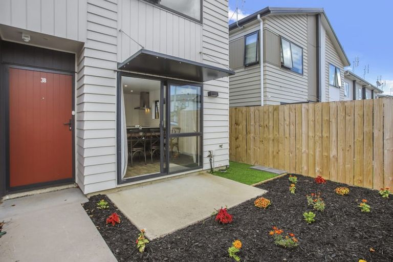 Photo of property in 38 Matawhanga Drive, Wattle Downs, Auckland, 2103