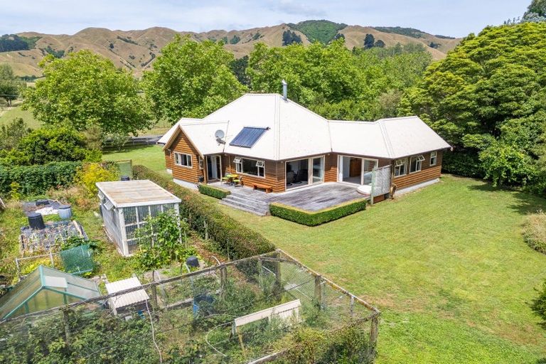 Photo of property in 24 Settlement Road, Te Horo, Otaki, 5582