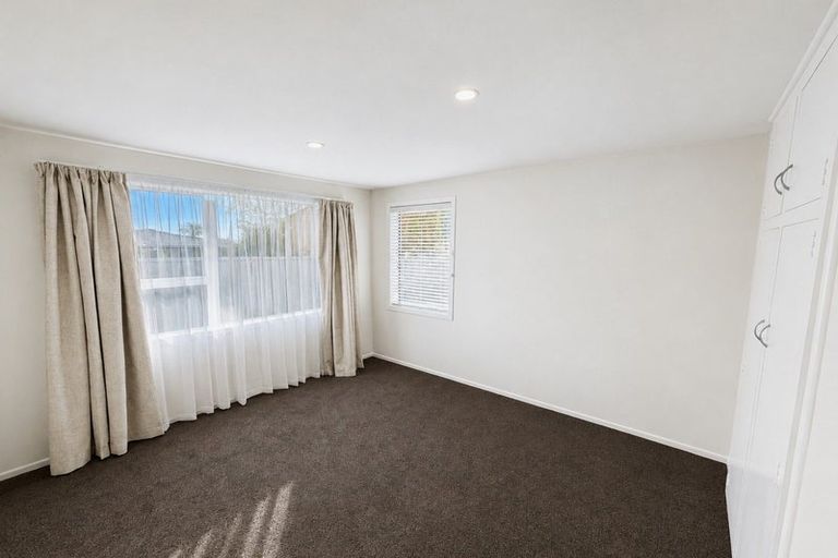 Photo of property in 2/16 Division Street, Riccarton, Christchurch, 8041