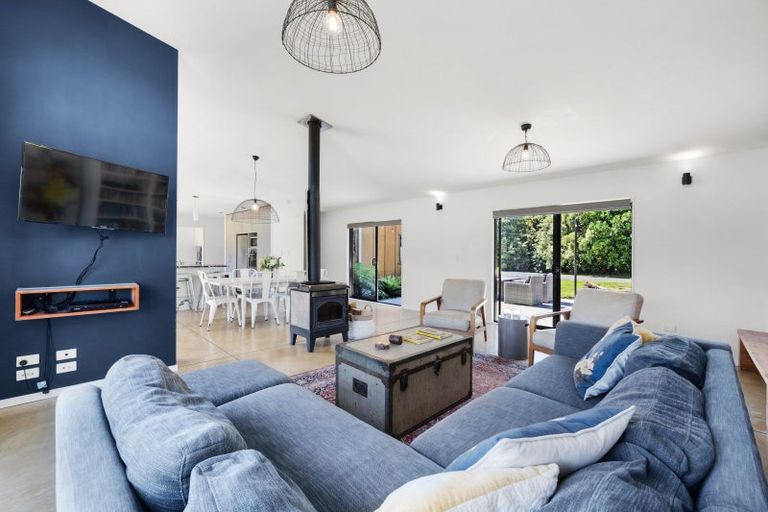 Photo of property in 69 Clevedon Kawakawa Road, Clevedon, Papakura, 2585