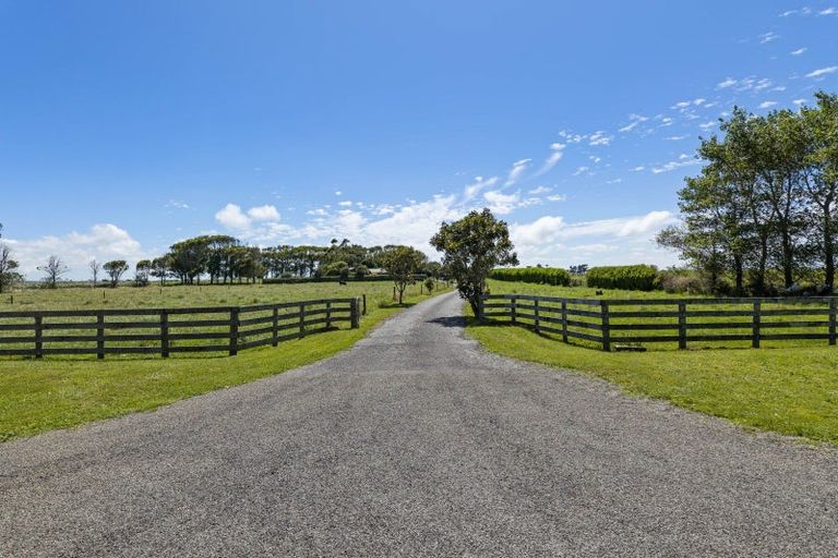 Photo of property in 90 Wirihana Road, Hawera, 4674