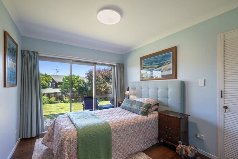 Photo of property in 64 Kotare Street, Waikanae, 5036