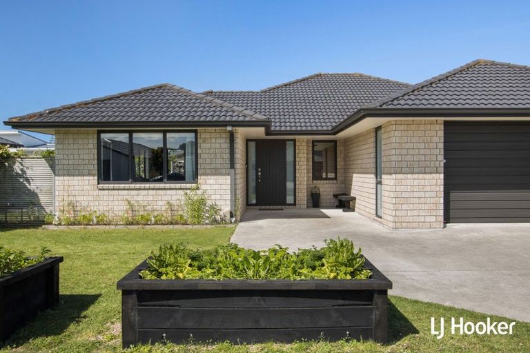 Photo of property in 32 Reel Road, Athenree, Waihi Beach, 3611