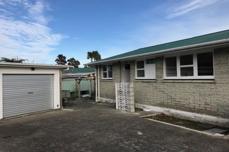 Photo of property in 27 Wai-iti Crescent, Woburn, Lower Hutt, 5010