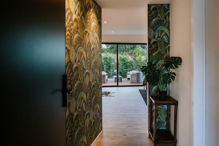 Photo of property in 13 Fern Burn Close, Wanaka, 9305