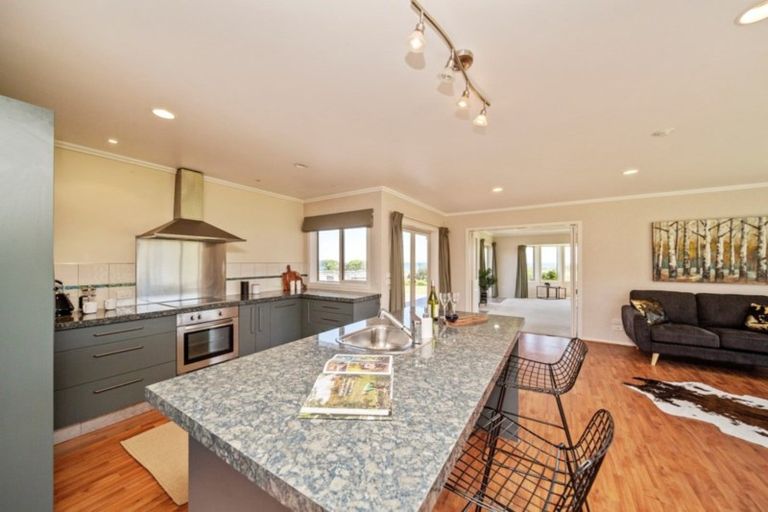 Photo of property in 282 Tai Road, Opunake, 4681