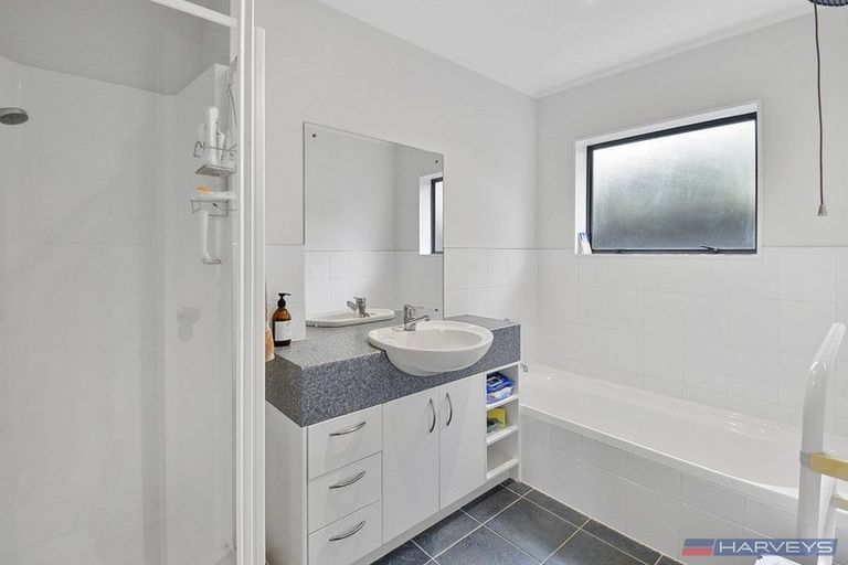 Photo of property in 28 Lemonwood Place, The Gardens, Auckland, 2105