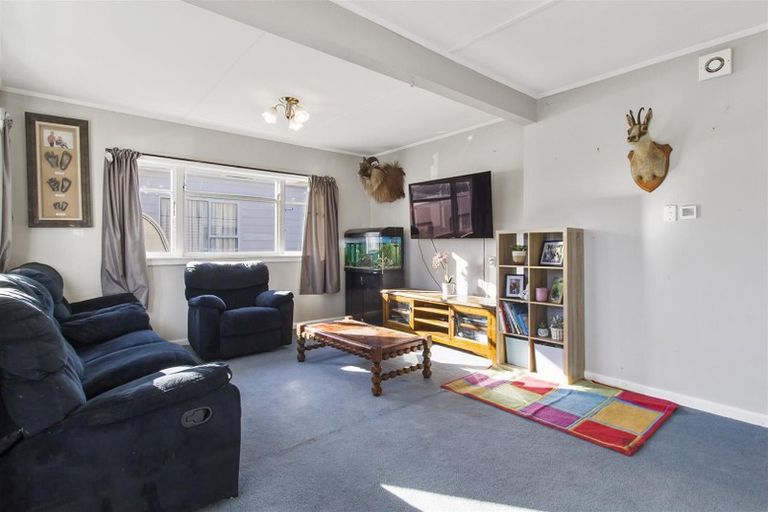Photo of property in 14 Edward Street, Waimate, 7924