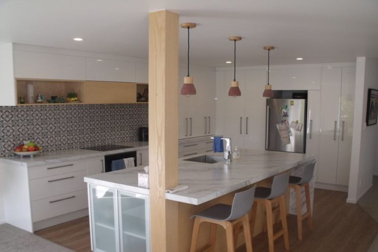 Photo of property in 17 Tauroa Road, Havelock North, 4130