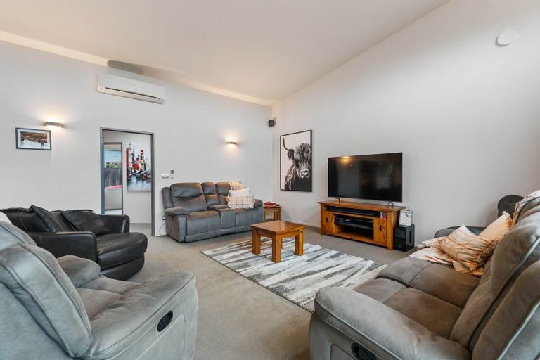 Photo of property in 26 Grandvista Drive, Green Island, Dunedin, 9018