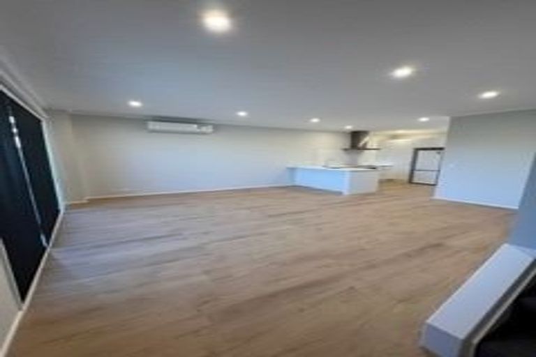 Photo of property in 2/21 Boyes Avenue, Whenuapai, Auckland, 0618