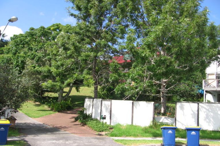 Photo of property in 8 Celina Place, Browns Bay, Auckland, 0630